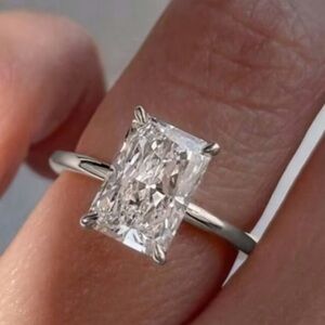 New-Classic Silver Solitaire Radiant-Cut Moissanite Engagement Ring - Size 7
